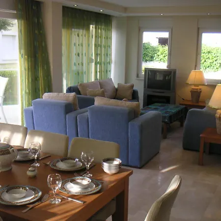 Stunning Large Within Walking Distance Of Everything *