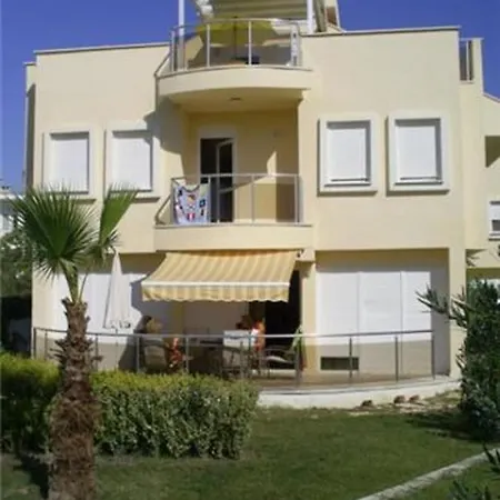 Stunning Large Within Walking Distance Of Everything *